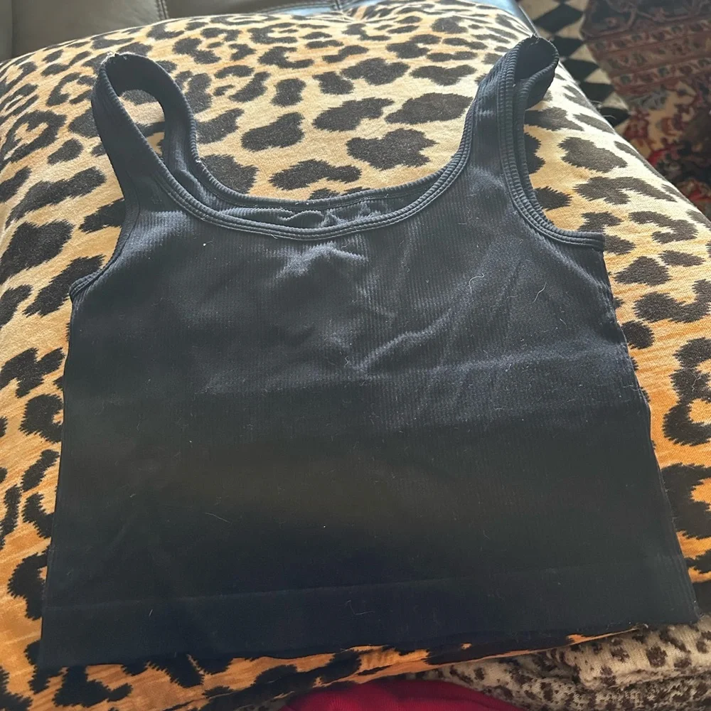 Amazon Black Ribbed Crop Top - Picture 2 of 3